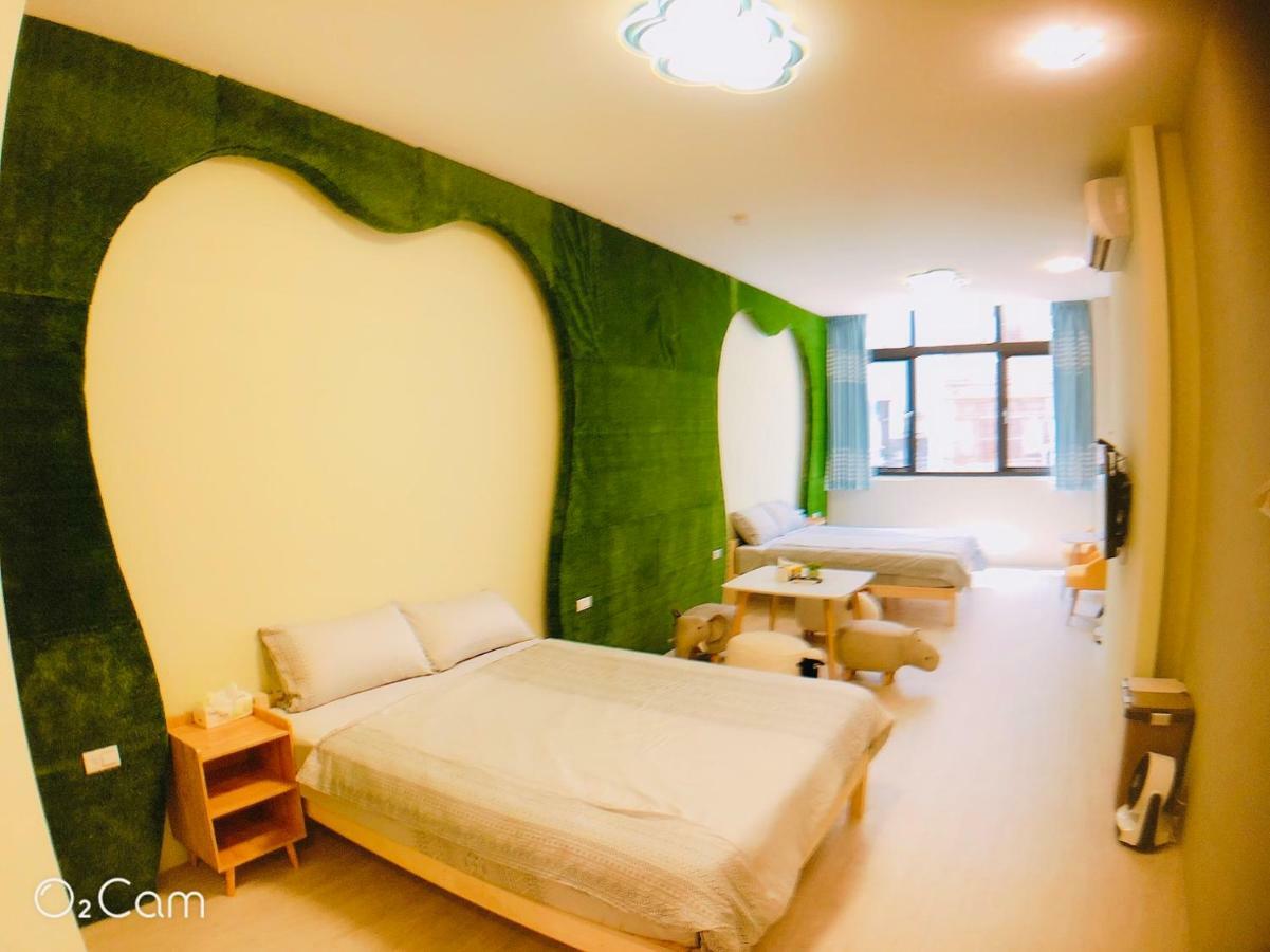Greenonly Homestay ไถหนาน ภายนอก รูปภาพ